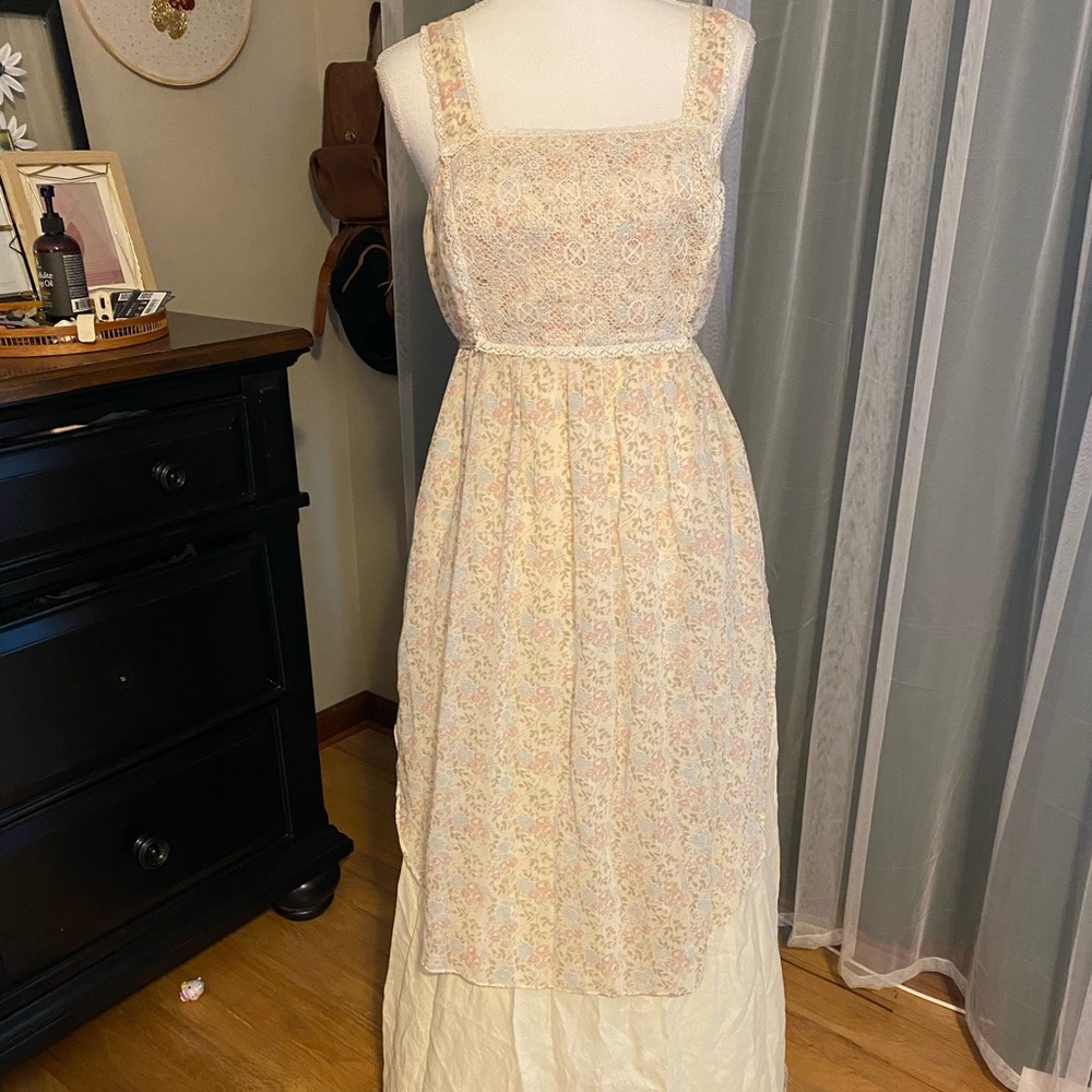 Vintage 70’s gorgeous floral lace prairie dress